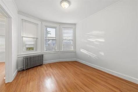342 Avenue E Bayonne NJ 07002