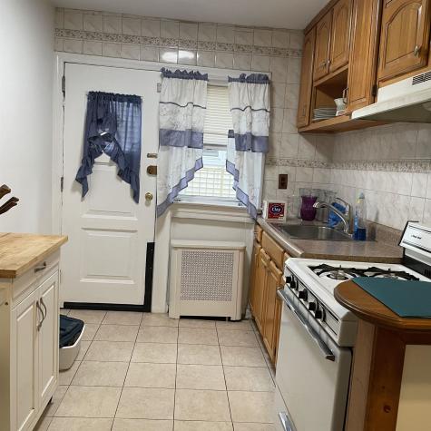 16 Kelly Parkway Bayonne NJ 07002