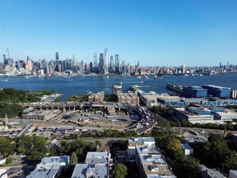 5 Oak Street Weehawken NJ 07086