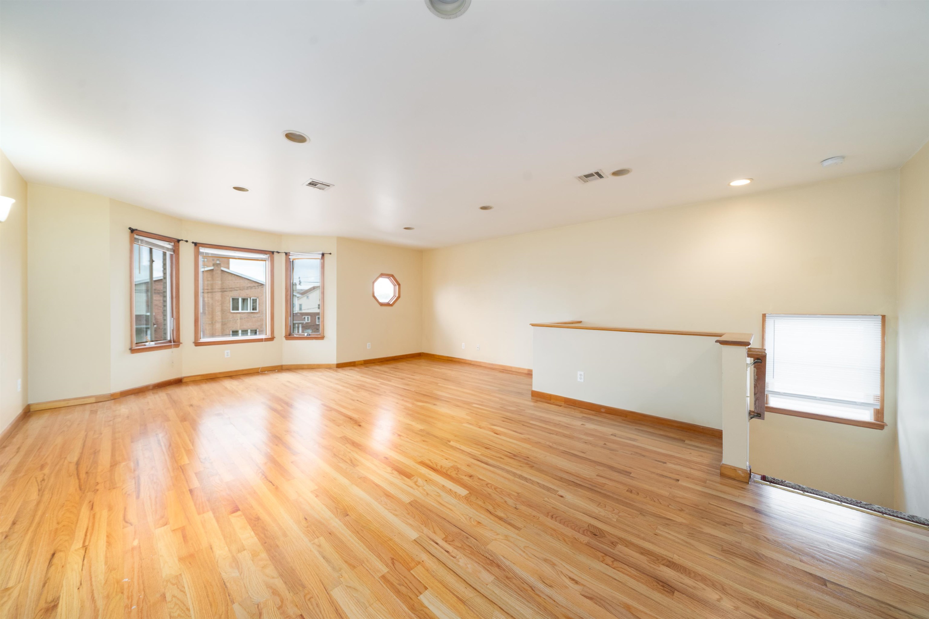 162 West 53rd Street Bayonne NJ 07002