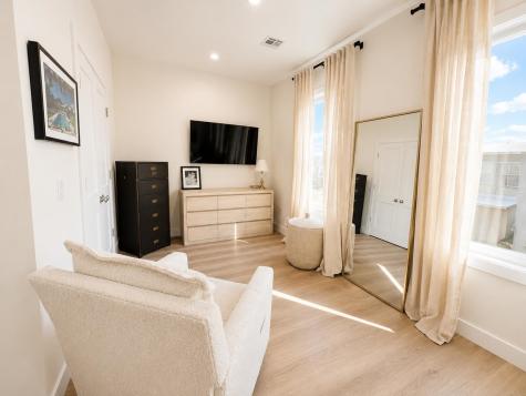 217 Oak Street Weehawken NJ 07086