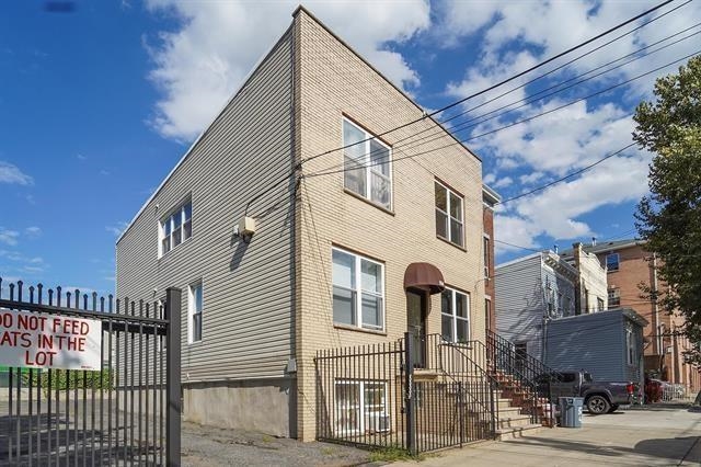 514 4th Street Union City NJ 07087