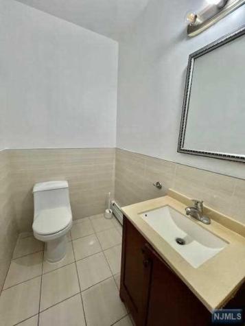 123 Oak Street Weehawken NJ 07086