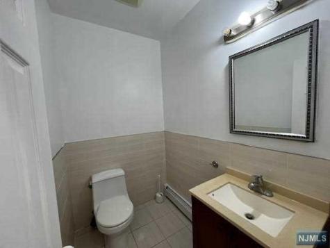 123 Oak Street Weehawken NJ 07086