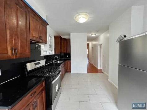 123 Oak Street Weehawken NJ 07086