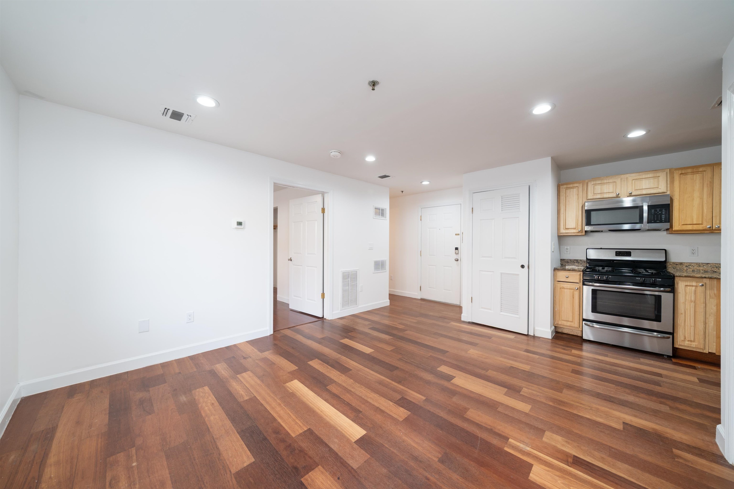 413-415 9th Street Union City NJ 07087
