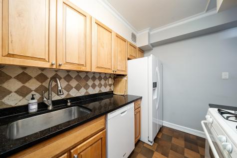 6050 Boulevard East West New York NJ 07093