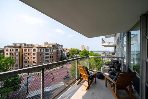 6050 Boulevard East West New York NJ 07093