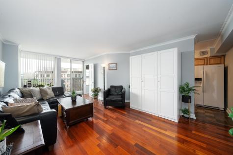 6050 Boulevard East West New York NJ 07093