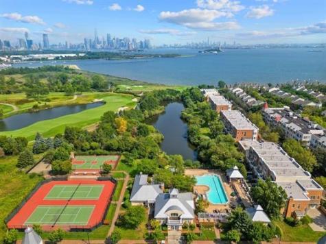 15 Freedom Way Jersey City NJ 07305