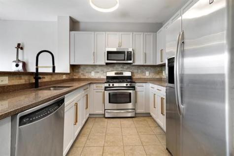 15 Freedom Way Jersey City NJ 07305