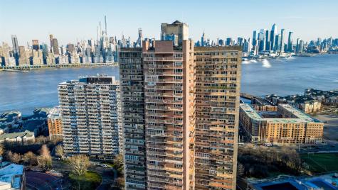 6040 Boulevard East West New York NJ 07093