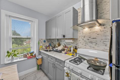 7508 Park Avenue North Bergen NJ 07047