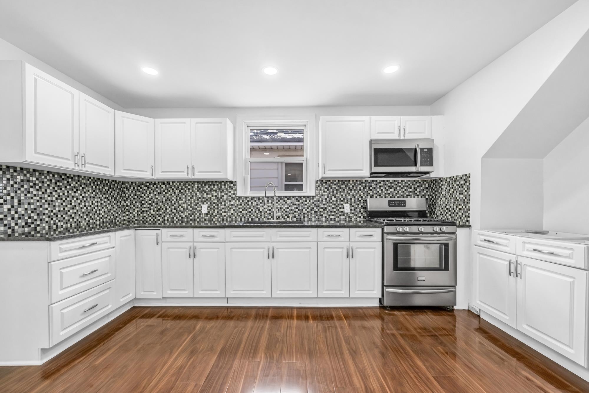 284 Macarthur Avenue Garfield NJ 07026