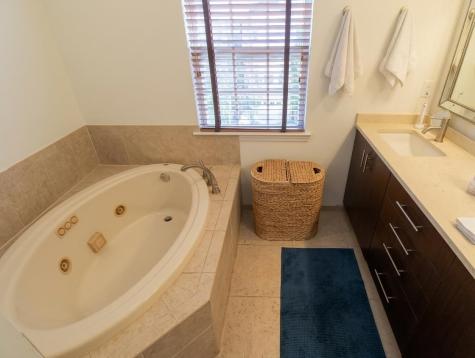 73 Osprey Court Secaucus NJ 07094