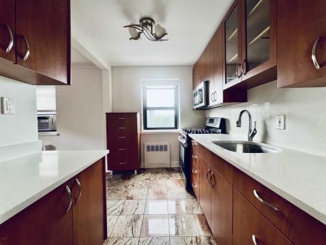 2333 Hudson Terrace Fort Lee NJ 07024