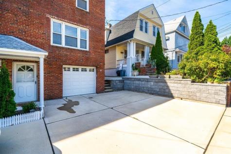118 West 46th Street Bayonne NJ 07002