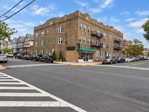 328 Avenue B Bayonne NJ 07002-3121