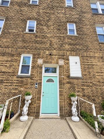 328 Avenue B Bayonne NJ 07002-3121