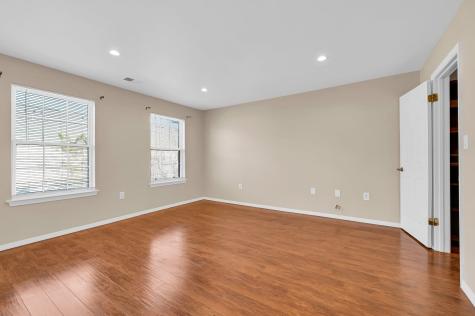 40 Cottonwood Street Jersey City NJ 07305