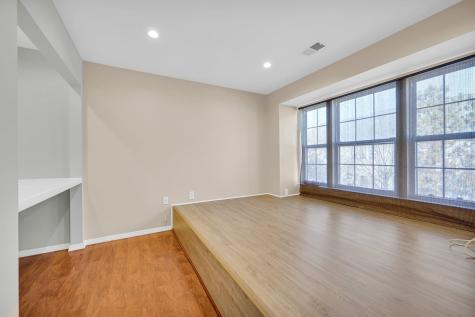 40 Cottonwood Street Jersey City NJ 07305