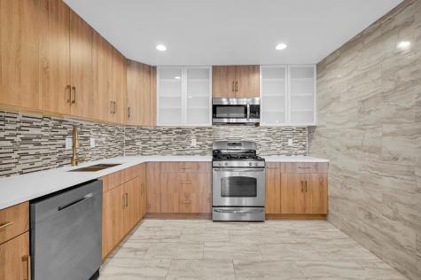 40 Cottonwood Street Jersey City NJ 07305