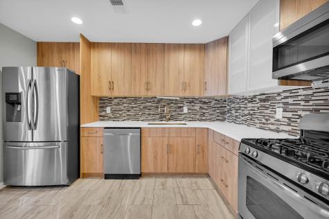 40 Cottonwood Street Jersey City NJ 07305