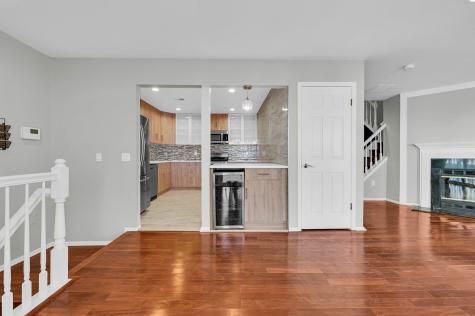 40 Cottonwood Street Jersey City NJ 07305
