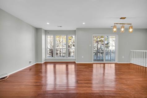 40 Cottonwood Street Jersey City NJ 07305