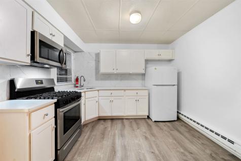 40 West 52nd Street Bayonne NJ 07002