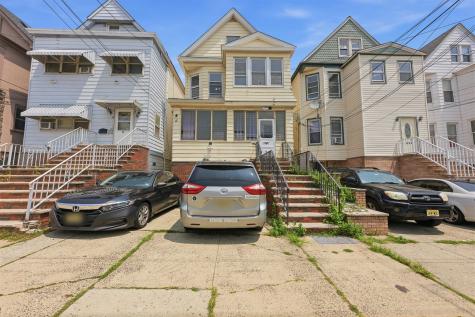 35 West 52nd Street Bayonne NJ 07002