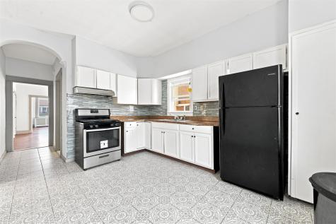 35 West 52nd Street Bayonne NJ 07002