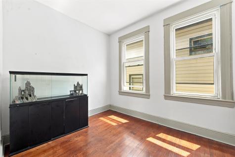 35 West 52nd Street Bayonne NJ 07002