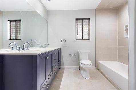 33 Green Valley Court Secaucus NJ 07094