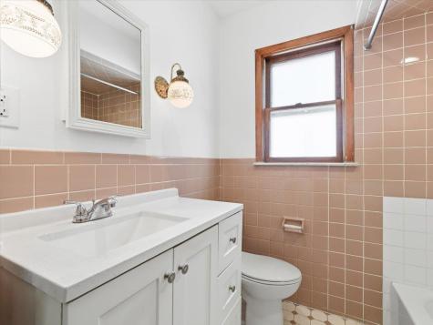 73 Newman Avenue Bayonne NJ 07002