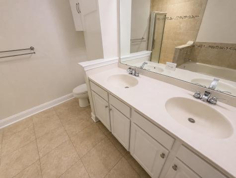 21 Lee Court Jersey City NJ 07305
