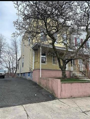 448 Avenue E Bayonne NJ 07002