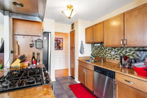 6040 Boulevard East West New York NJ 07093