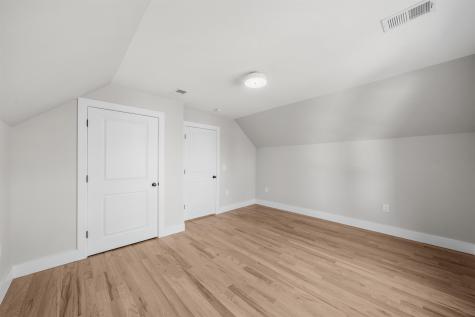 5 Pavonia Court Bayonne NJ 07002