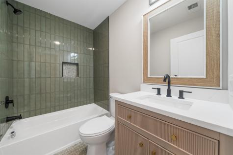5 Pavonia Court Bayonne NJ 07002