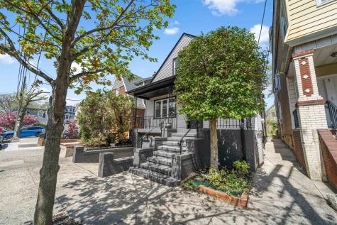 5 Pavonia Court Bayonne NJ 07002