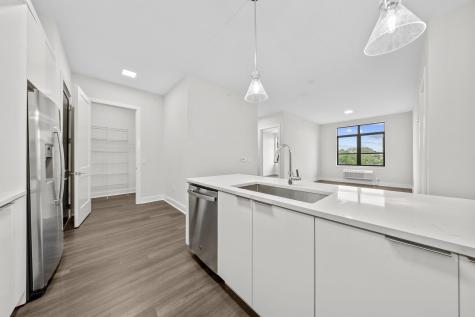 121 34th Street Union City NJ 07087-5902