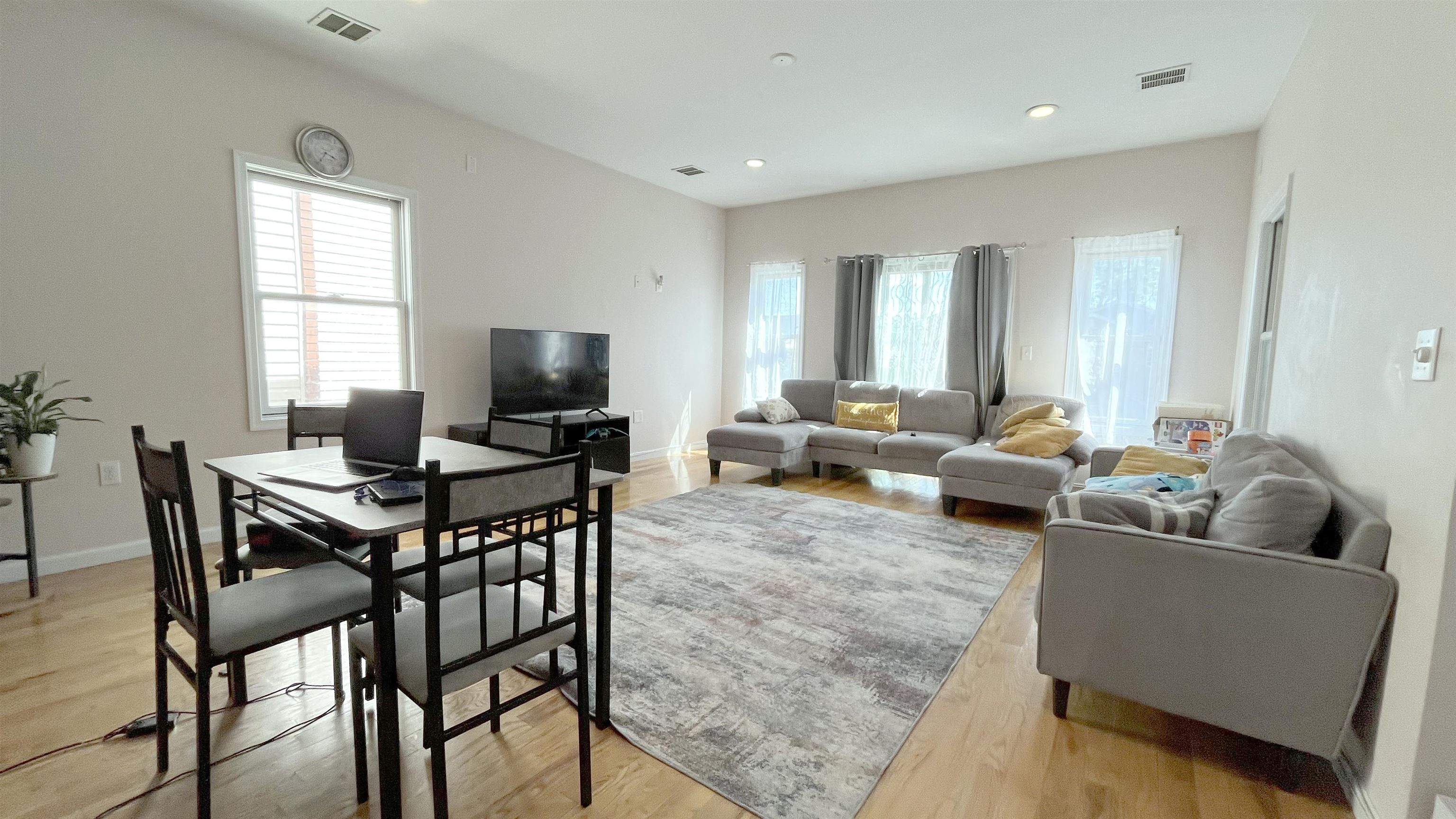 54 Laidlaw Avenue Jersey City NJ 07306