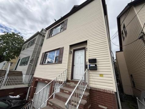 37 East 49th Street Bayonne NJ 07002