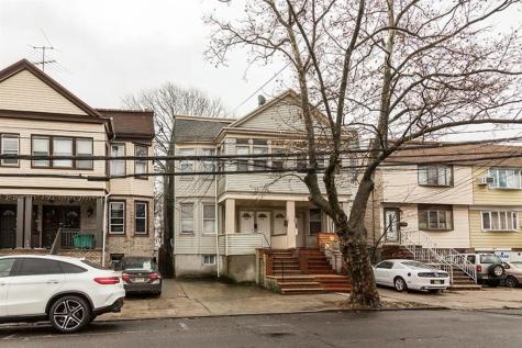 342 Avenue E Bayonne NJ 07002