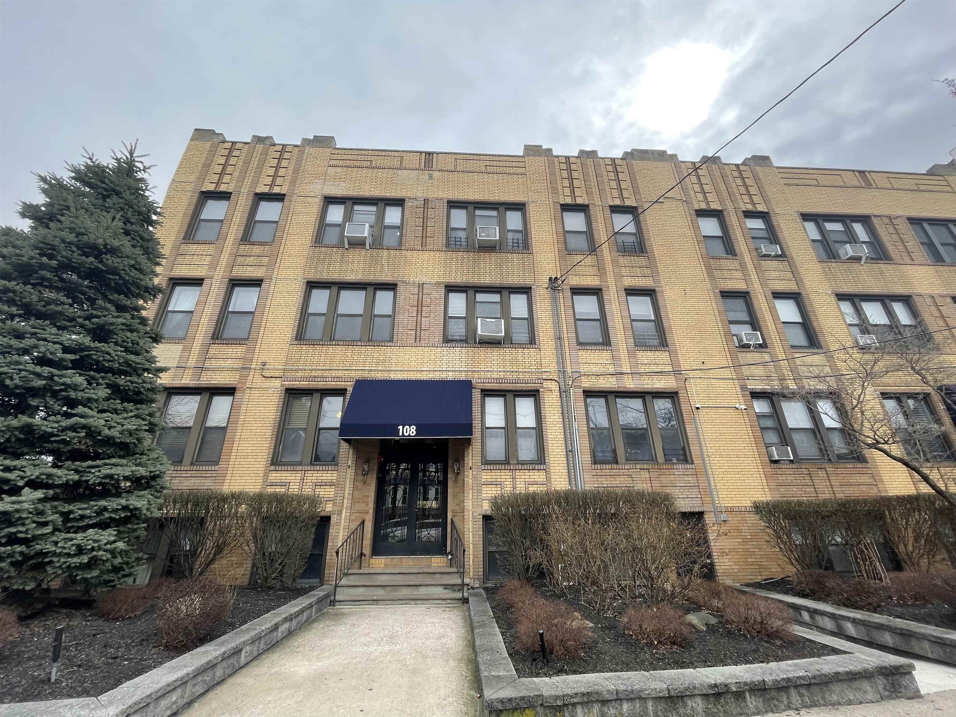 108 Palisade Avenue Jersey City NJ 07306