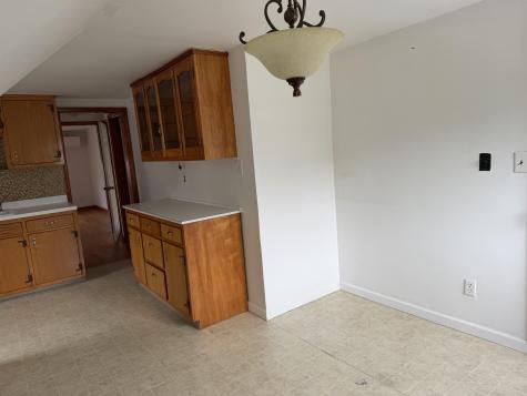 654 Chase Avenue Lyndhurst NJ 07071