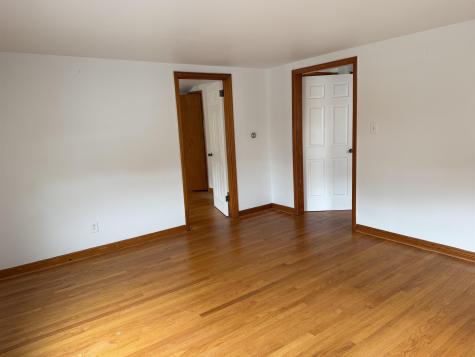 654 Chase Avenue Lyndhurst NJ 07071