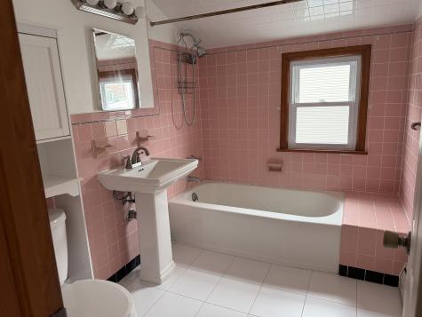 654 Chase Avenue Lyndhurst NJ 07071