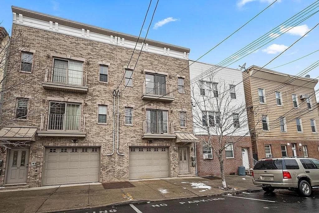 41 Wright Avenue Jersey City NJ 07306